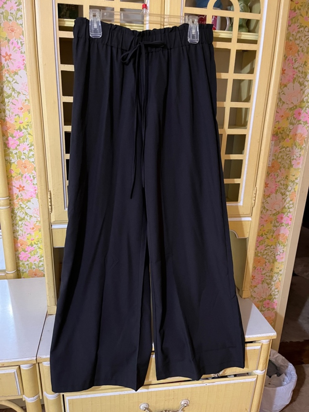 Women's Black Wide-Leg Drawstring Pants